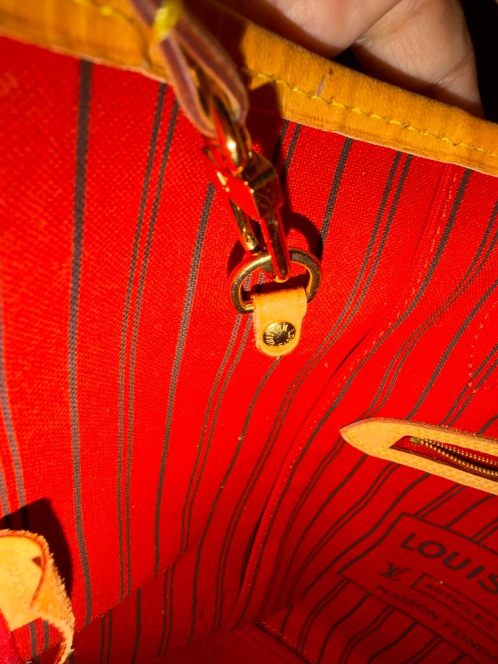 Louis Vuitton Neverfull MM Monogram w/ Cherry Interior | Includes Pochette - Picture 11 of 16